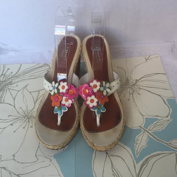 Coach Jesica White Patent Flower Details Wedge Platform Thong Sandal - Size 10 - Picture 6 of 9